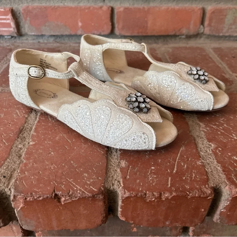 Joyfolie Mari Studded Flats in Silver Sz 5 Years Girls Youth